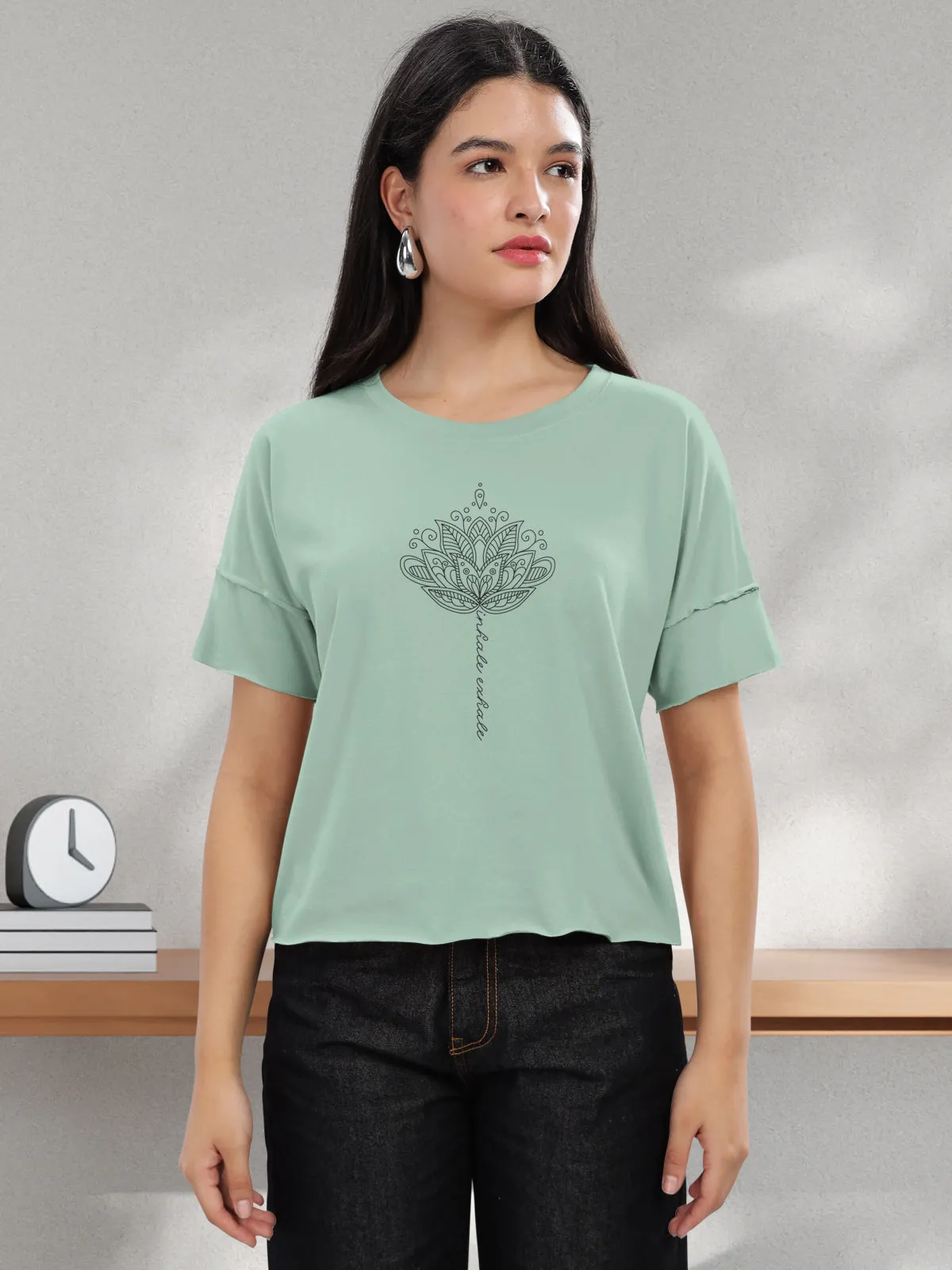 HELLCAT Sea Green Printed Regular Fit Raw Edge Crew Neck Crop T-Shirt for Women