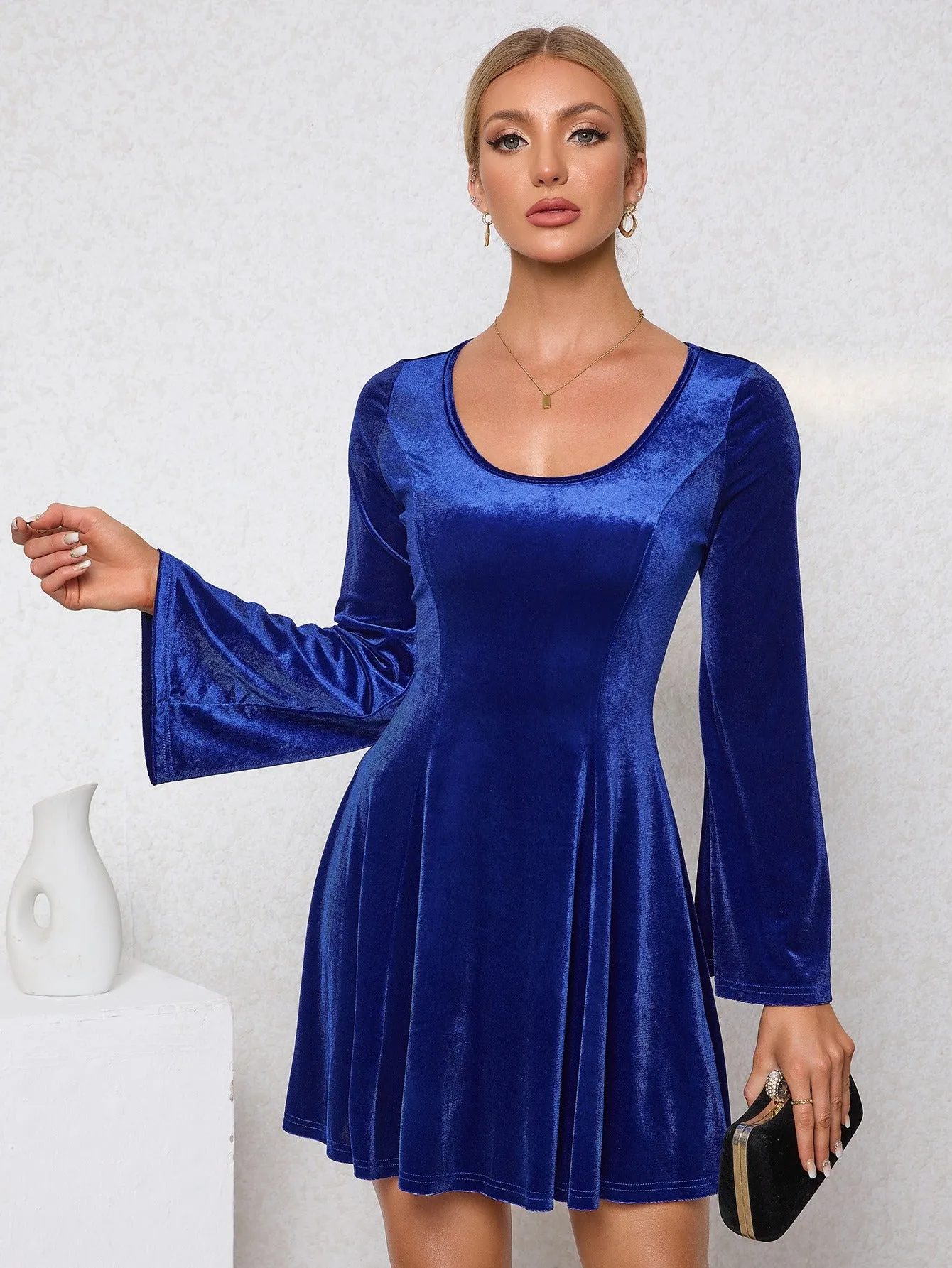 Pleated Blue Long Sleeve U-neck Velvet Mini Dress